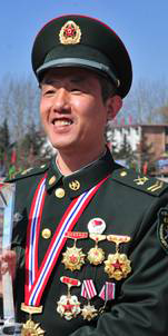 新一代革命军人的楷模