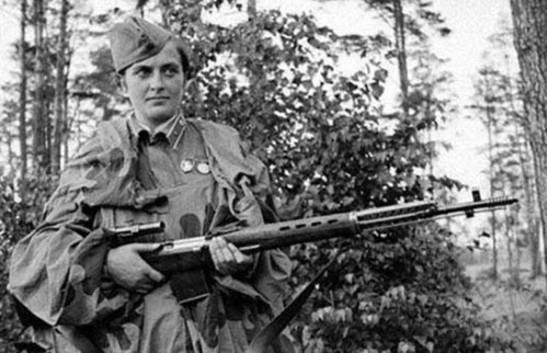 二战苏联美女狙击手曾击毙309名德军(图)