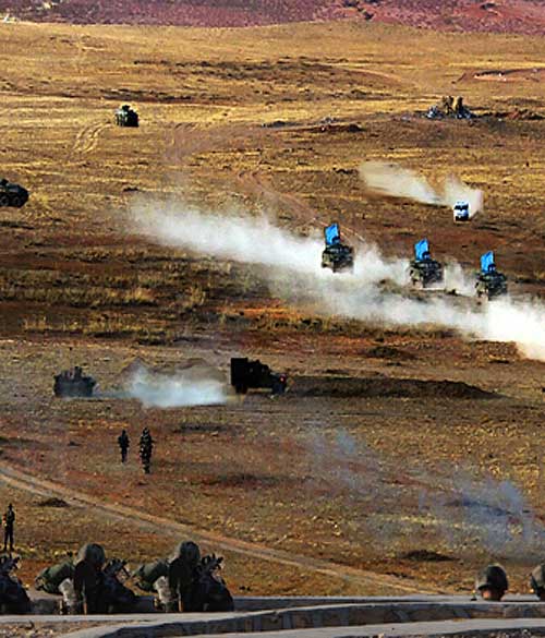 乌兰察布军分区某团边防防卫能力演练考核剪影